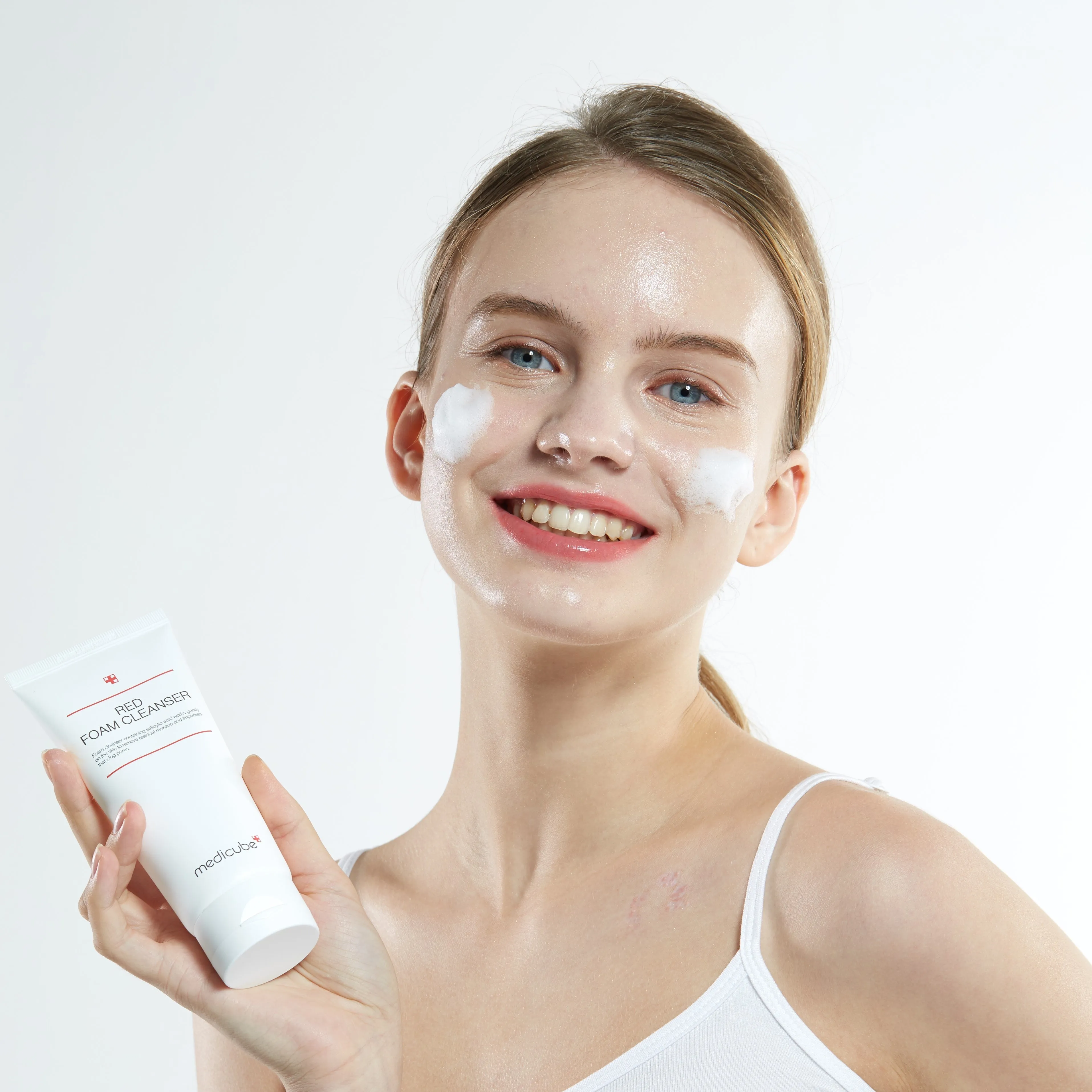 [M-CLUB] Red Foam Cleanser